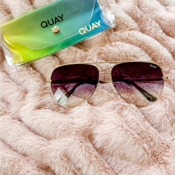 Quay Australia High Key Gold Aviator Sunglasses with Gradient Lenses - Picture 2 of 4